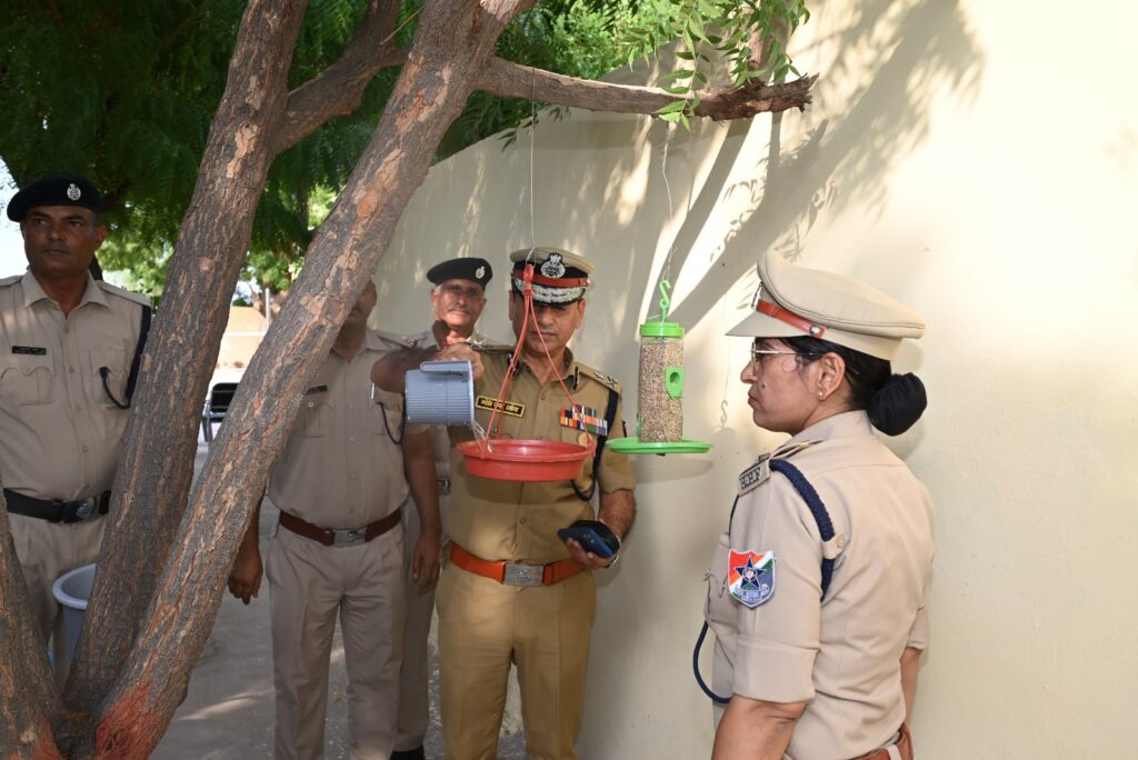 रेलवे सुरक्षा बल के महानिरीक्षक ने लालगढ़ पोस्ट एवं बैरक का किया निरीक्षण