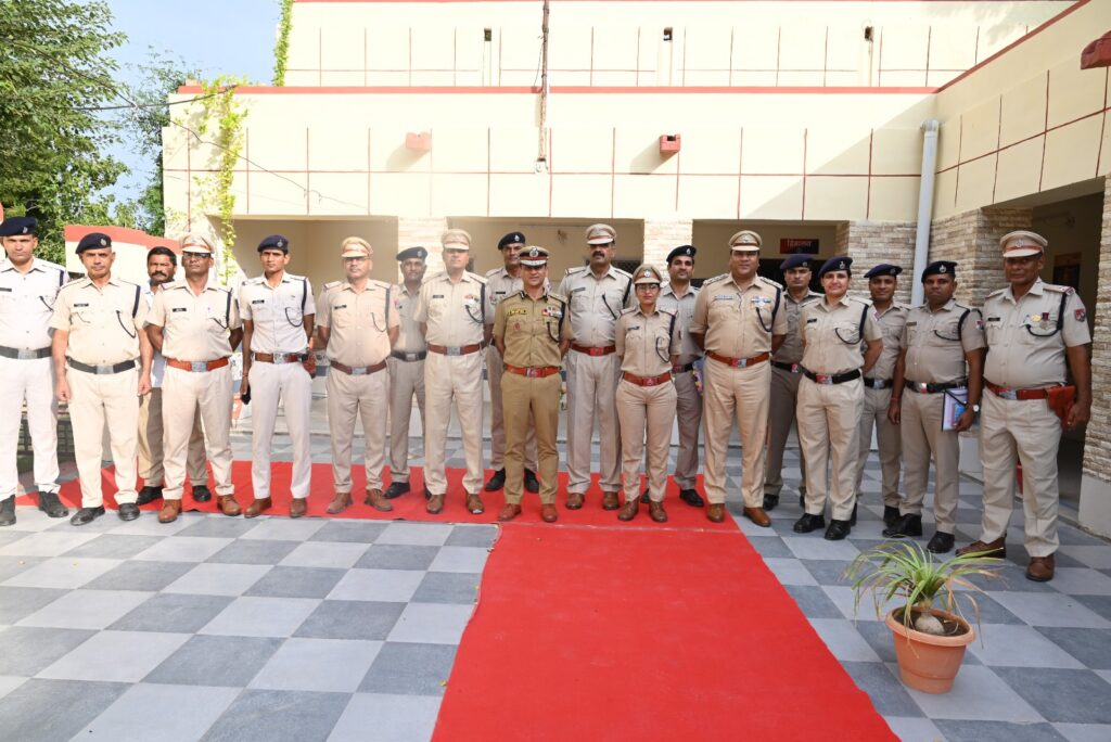 रेलवे सुरक्षा बल के महानिरीक्षक ने लालगढ़ पोस्ट एवं बैरक का किया निरीक्षण