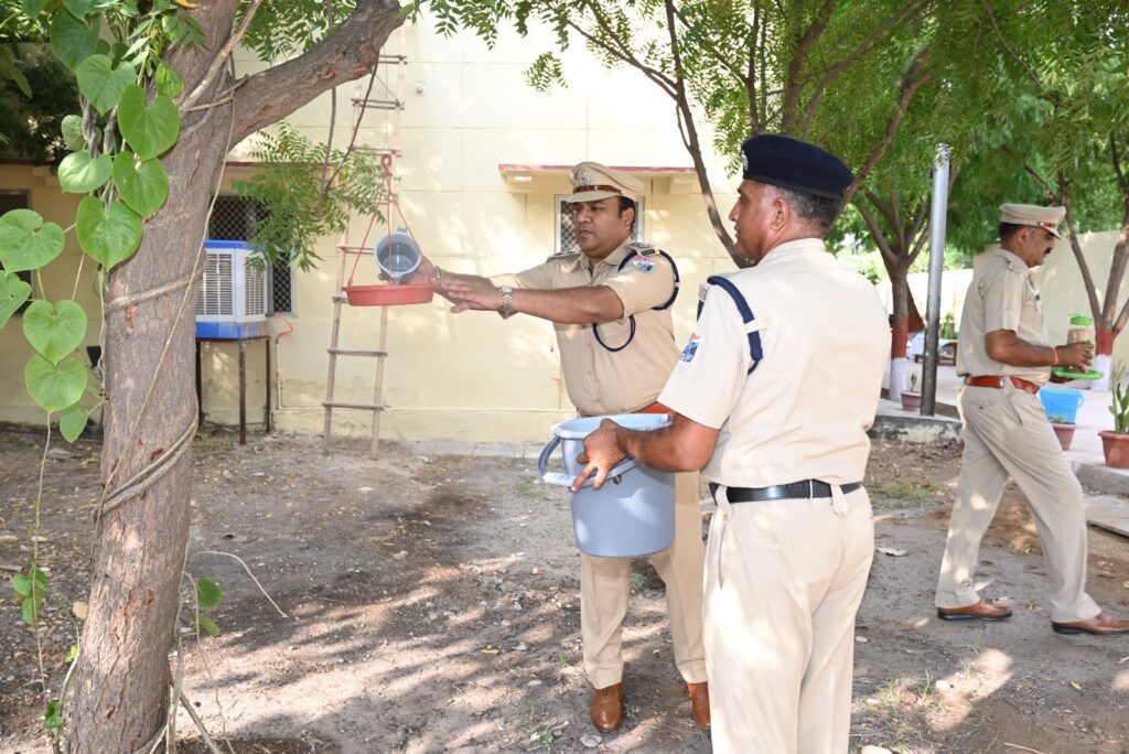 रेलवे सुरक्षा बल के महानिरीक्षक ने लालगढ़ पोस्ट एवं बैरक का किया निरीक्षण