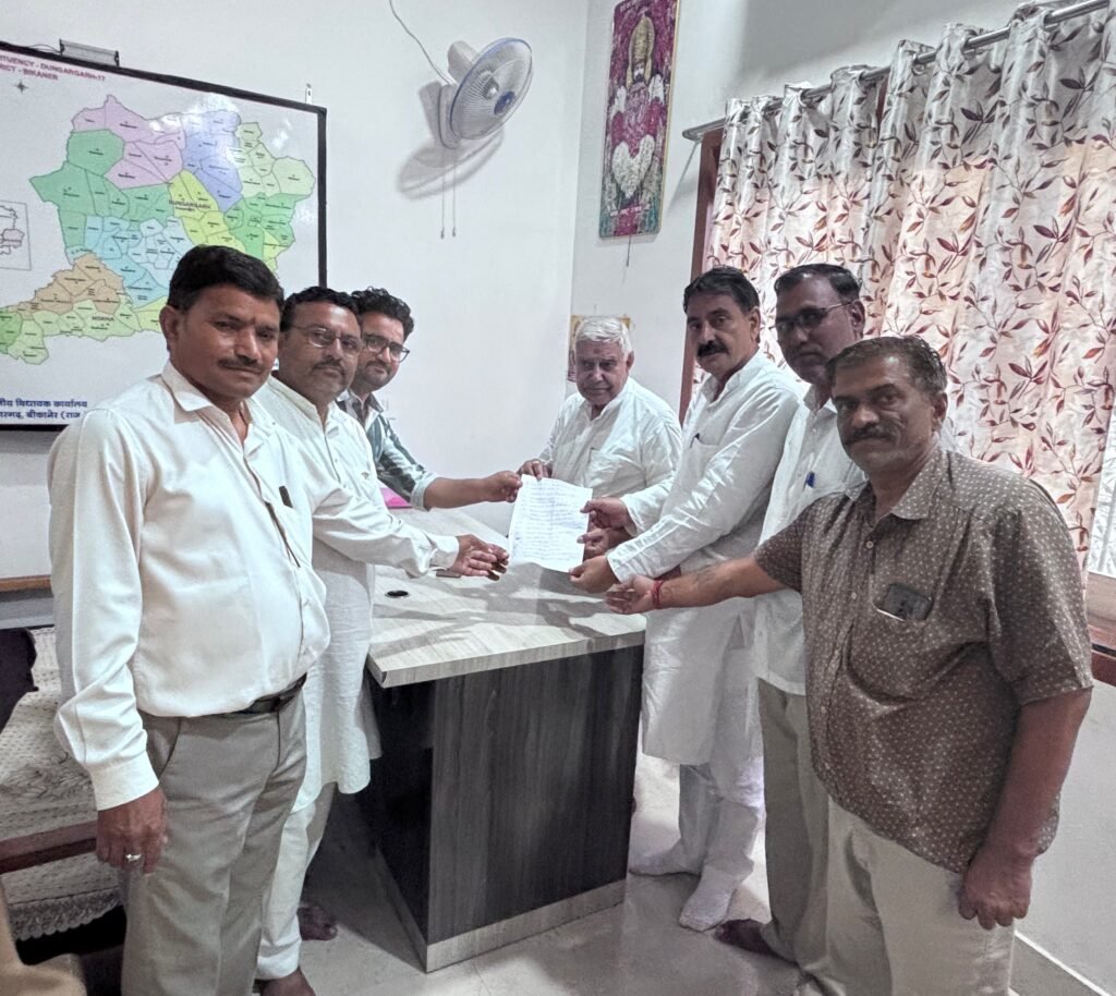 विधायक सेवा केंद्र पर नवनियुक्त पार्षदों के साथ बैठक समस्याओ पर हुई चर्चा
