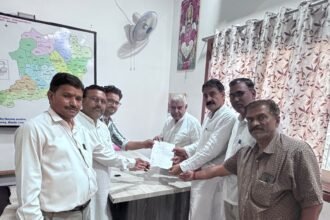 विधायक सेवा केंद्र पर नवनियुक्त पार्षदों के साथ बैठक समस्याओ पर हुई चर्चा
