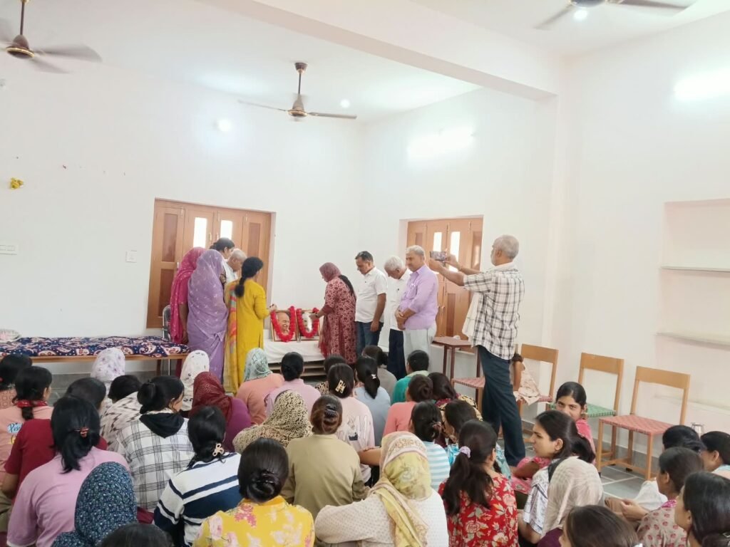 संत कर्मा बाई बालिका छात्रावास में गांधी एवं शास्त्री जयंती मनाई, दैनिक जीवन में गांधी के विचार अपनाने का आह्वान