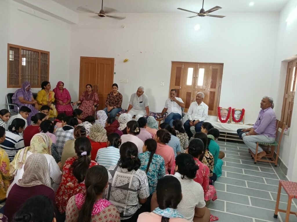 संत कर्मा बाई बालिका छात्रावास में गांधी एवं शास्त्री जयंती मनाई, दैनिक जीवन में गांधी के विचार अपनाने का आह्वान