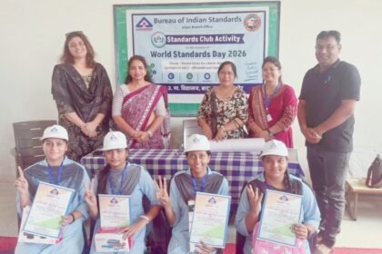 विश्व मानक दिवस पर पोस्टर प्रतियोगिता आयोजित, छात्राओं ने दिखाया उत्साह
