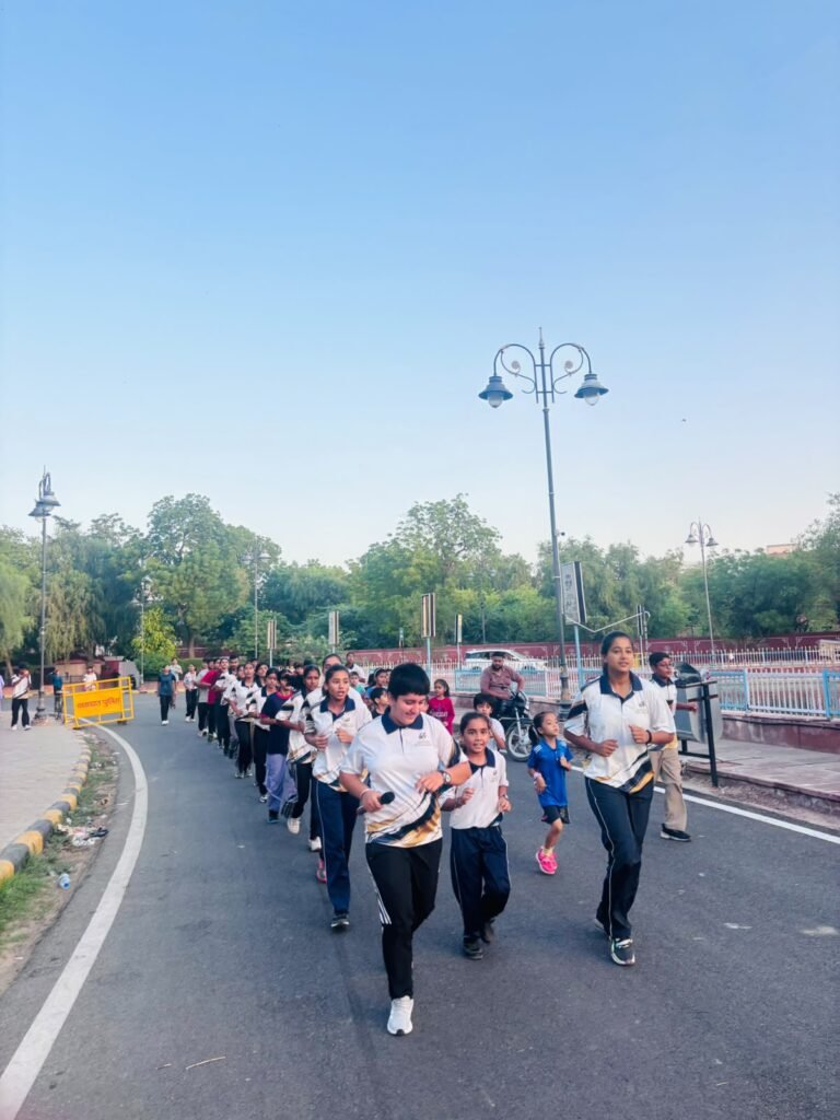 नवरात्रि के रंग में रंगा ‘संडे स्पोर्ट्स लैब’, डांडिया के साथ हुआ रविवार का शुभारंभ