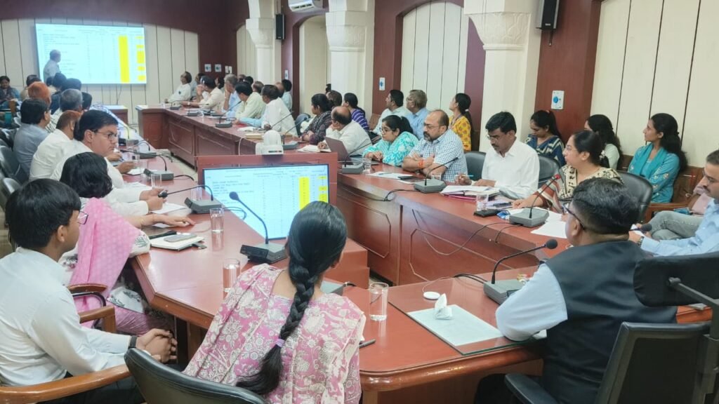 15 दिन से अधिक लंबित एक भी परिवेदना नहीं रहे; कम संतुष्टि स्तर वाले विभागों को प्रदर्शन सुधारने के निर्देश