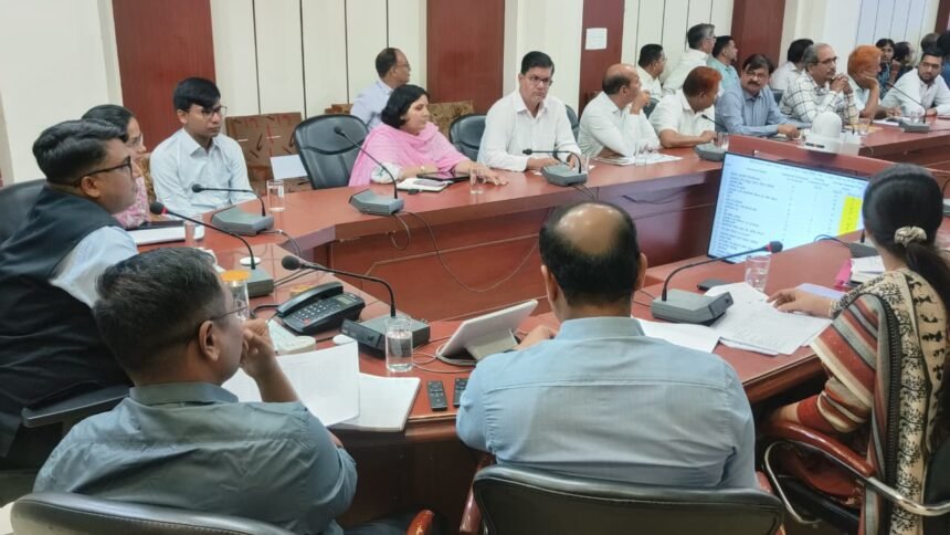 15 दिन से अधिक लंबित एक भी परिवेदना नहीं रहे; कम संतुष्टि स्तर वाले विभागों को प्रदर्शन सुधारने के निर्देश