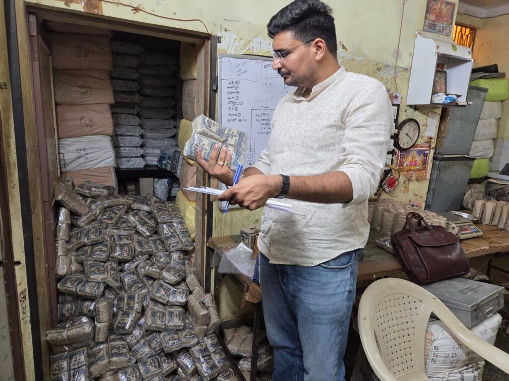 उपभोक्ता हितों की सुरक्षा को लेकर विभाग सख्त, बीकानेर में औद्योगिक इकाइयों पर औचक निरीक्षण