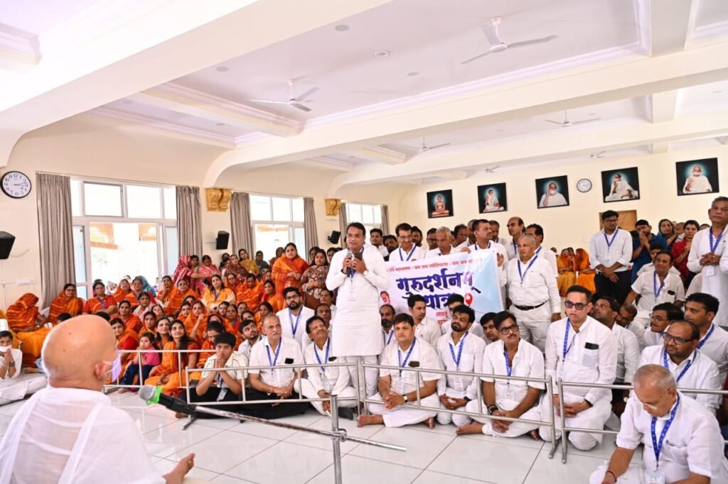 दक्षिण मुंबई से तेरापंथ समाज ने की गुरुदर्शनम यात्रा, आचार्य श्री महाश्रमण जी के किए दर्शन