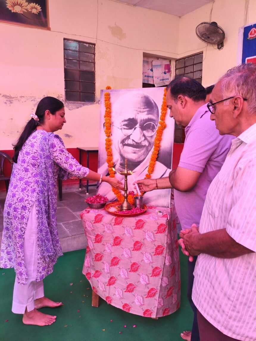 समाज कल्याण सप्ताह का समारोह पूर्वक समापन सेवा आश्रम में बच्चों ने दी मनमोहक सांस्कृतिक प्रस्तुतियां