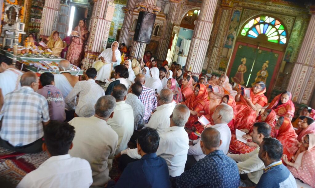 साध्वीवृंद के सान्निध्य में भांडाशाह जैन मंदिर में वार्षिक ध्वजा उत्सव एवं संगीतमय पूजा