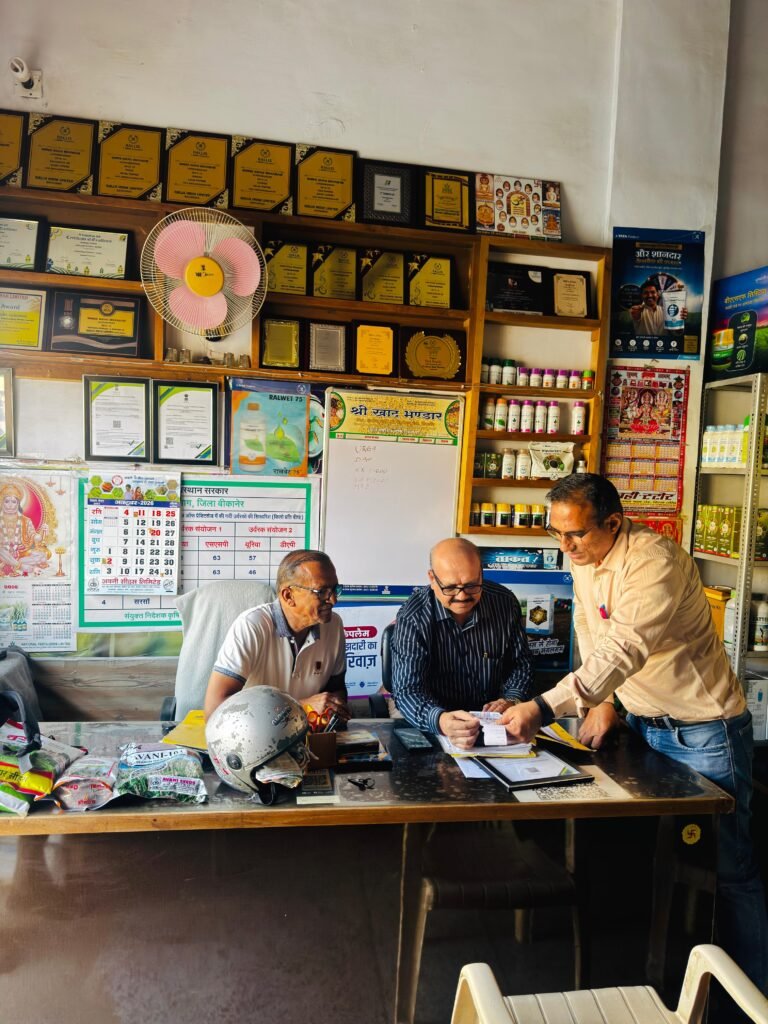 रबी सीजन में कृषि विभाग की सख्ती, उर्वरक व कीटनाशी विक्रेता फर्मों का औचक निरीक्षण; अनियमितता मिलने पर कीटनाशी विक्रय पर रोक, कारण बताओ नोटिस जारी