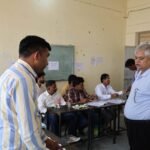 पूर्ण गंभीरता और जिम्मेदारी से कार्य करें निर्वाचन से जुड़े अधिकारी-कर्मचारी, मतदान केन्द्रों पर चाक-चौबंद रहें सभी व्यवस्थाएं